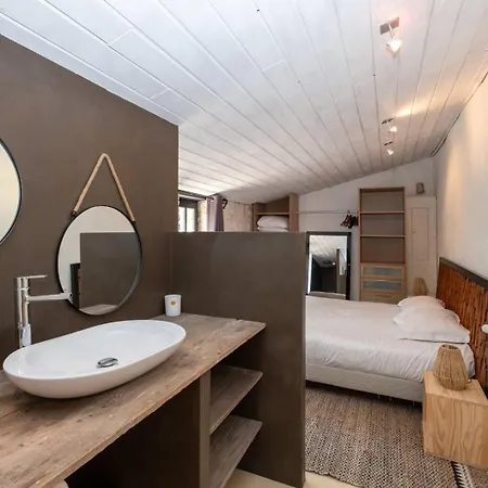 Charmante Maison Dans Venelle Fleurie Villa *