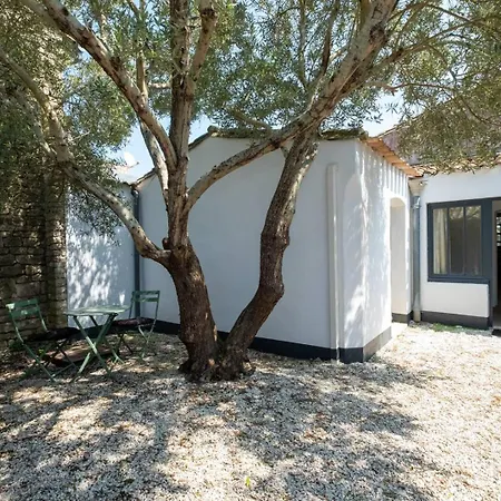 Charmante Maison Dans Venelle Fleurie *