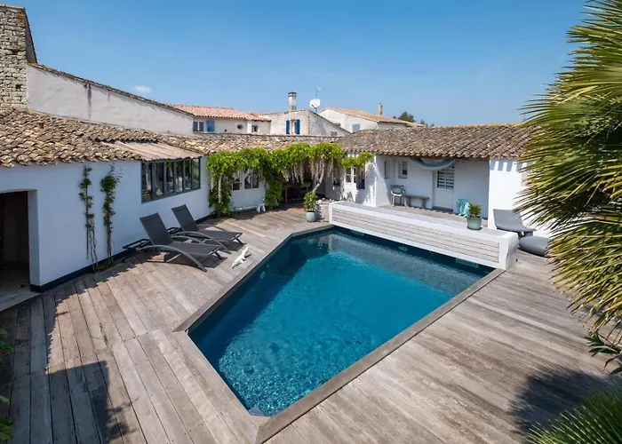 Charmante Maison Dans Venelle Fleurie